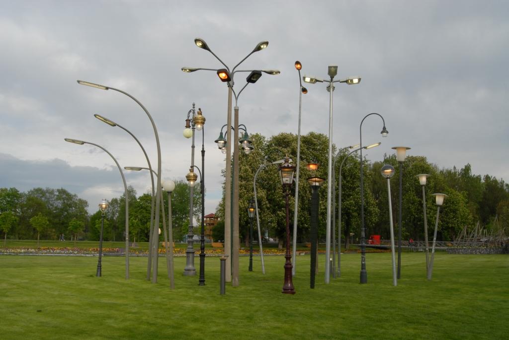Rừng đèn đường ở công viên Mangfallpark